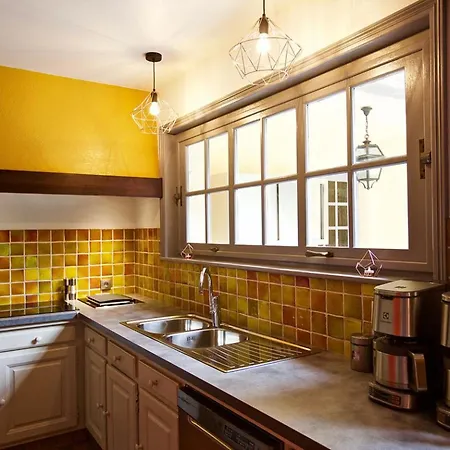 Vakantiehuis Spacieuse Et Elegante Avec Grand Parc Arbore, Et Equipements Pour 14 Personnes - Fr-1-510-2 *